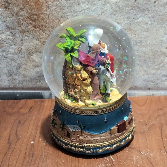Nativity Scene Water Globe Music Box Plays Silent Night - Picture 5 of 10